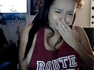 Разделась при всех